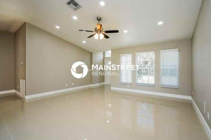 5551 Benton St - Photo 5 of 16