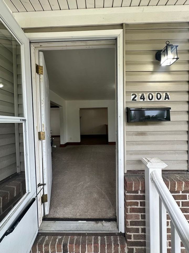 2400 Ballentine Blvd - Photo 2 of 15