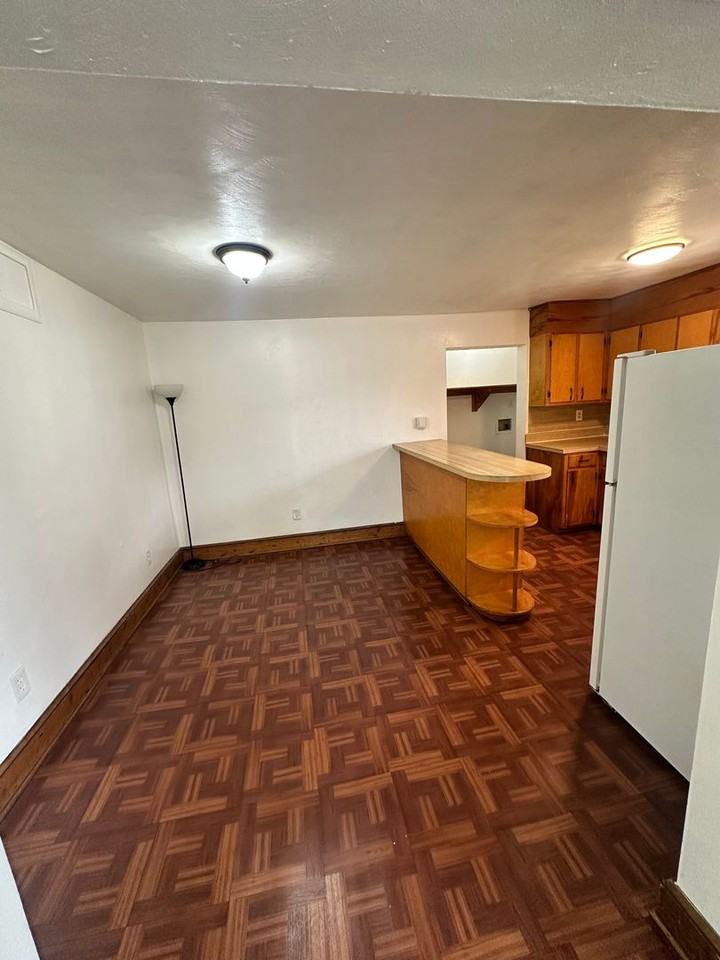 2400 Ballentine Blvd - Photo 6 of 15