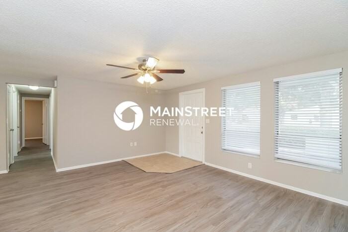 1316 Whispering Ln - Photo 3 of 16