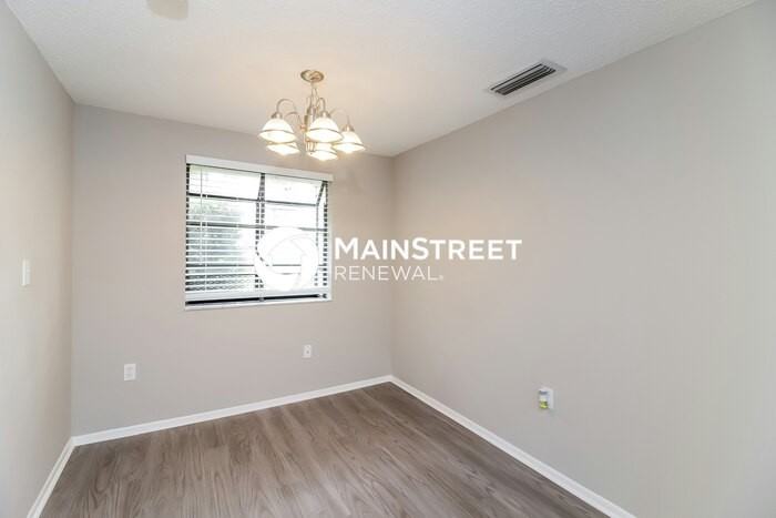 1316 Whispering Ln - Photo 4 of 16