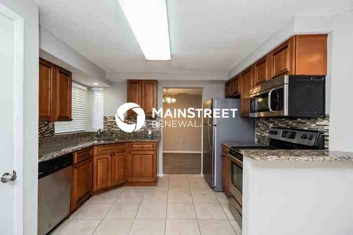 1316 Whispering Ln - Photo 7 of 16