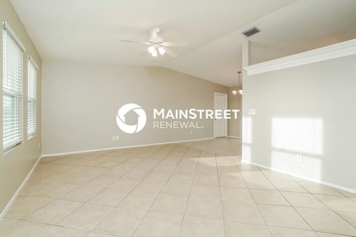 1206 Ne 5th Pl - Photo 3 of 16