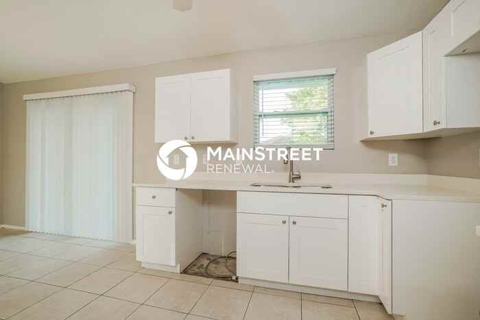 1206 Ne 5th Pl - Photo 7 of 16