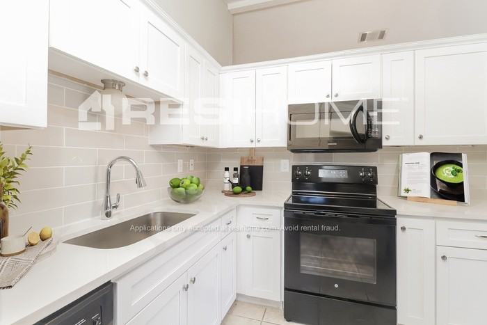 4612 Larner St - Photo 3 of 14