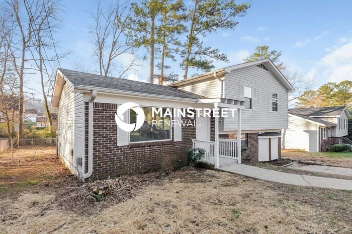 1733 Molly Dr - Photo 5 of 18