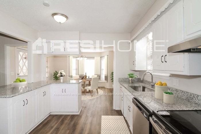 8520 Nw 92nd St - Photo 3 of 17