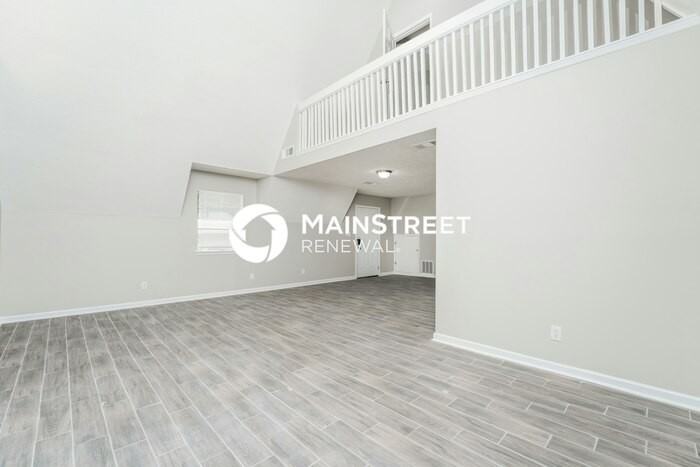 6635 Autumn West Dr - Photo 4 of 15