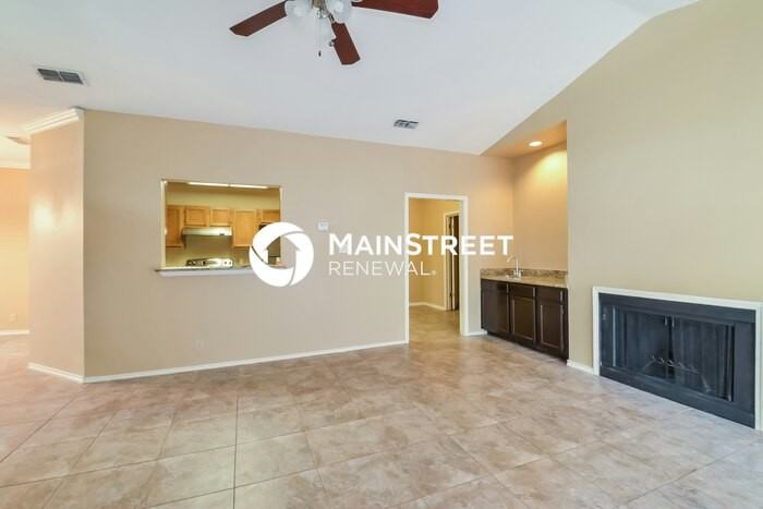 4231 Clear Lake Dr - Photo 4 of 15