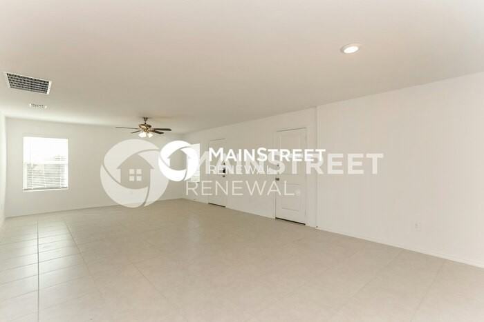 2960 Wallace Wells Ct - Photo 3 of 16