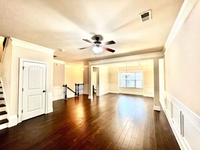 1040 Jardin Ct - Photo 5 of 29