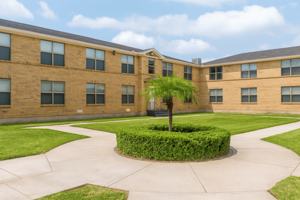 featured image of 555 S Ohio Ave #202