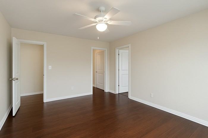 555 S Ohio Ave #202 - Photo 5 of 6