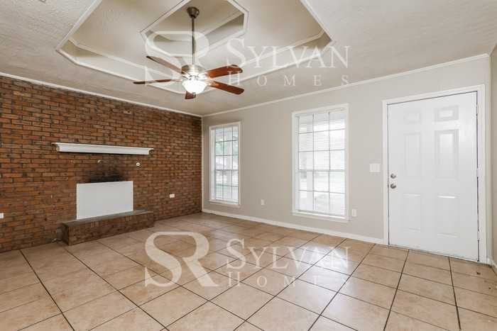 4946 Hanging Oak Dr - Photo 4 of 16