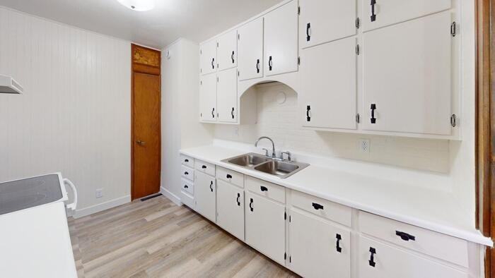 300 4th St Ne - Photo 2 of 6
