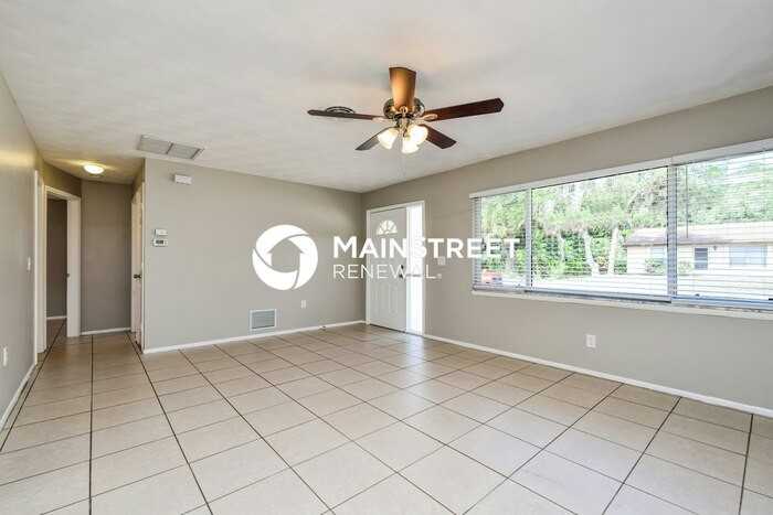 376 Yeager St - Photo 3 of 16