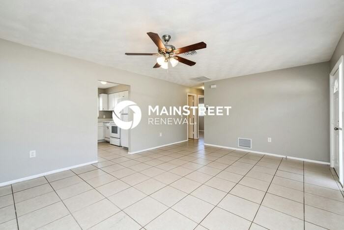 376 Yeager St - Photo 5 of 16