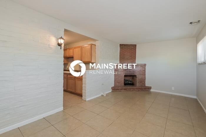1727 S Winstel Ave - Photo 2 of 16
