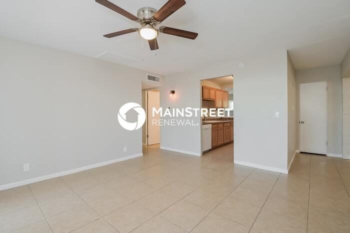 1727 S Winstel Ave - Photo 3 of 16