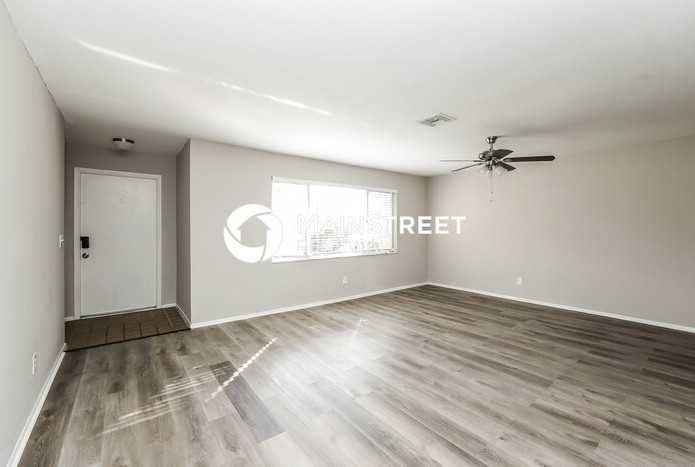 2425 Woodland Cir - Photo 3 of 15