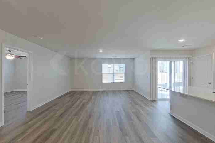 129 Overstreet Way - Photo 2 of 24