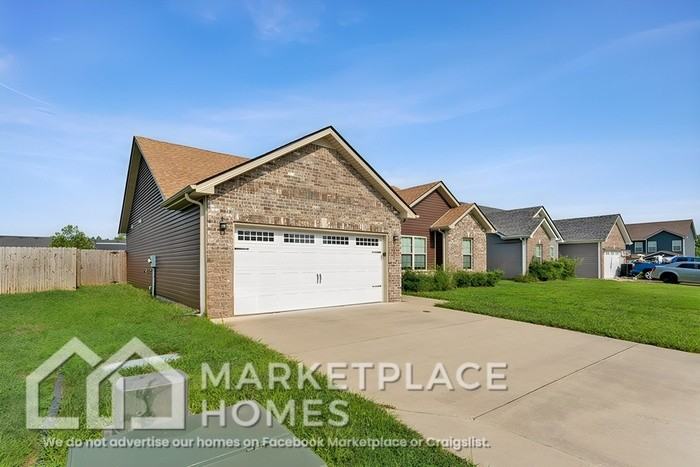 702 Jim Brown Dr - Photo 2 of 32