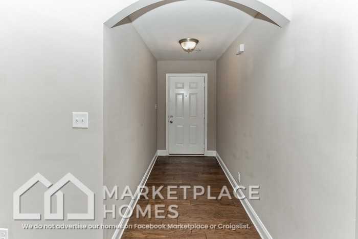 702 Jim Brown Dr - Photo 3 of 32