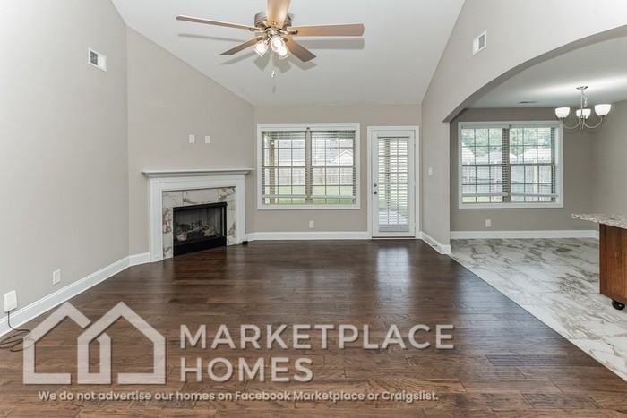 702 Jim Brown Dr - Photo 6 of 32