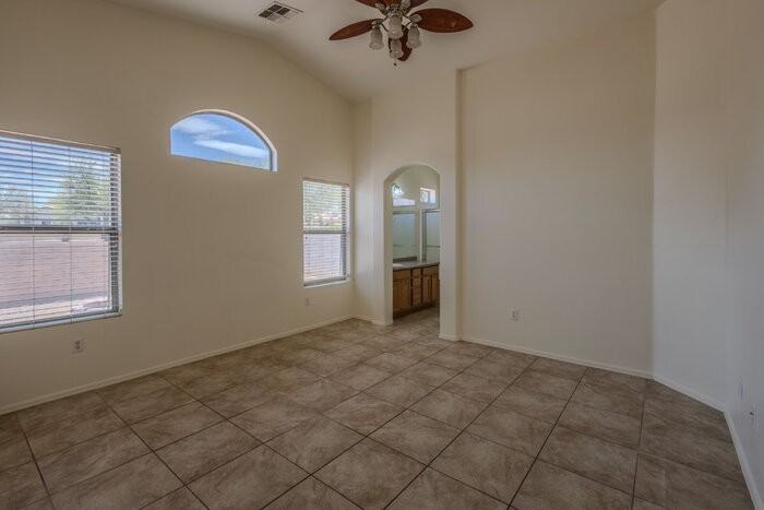 258 E Camino Limon Verde - Photo 3 of 26