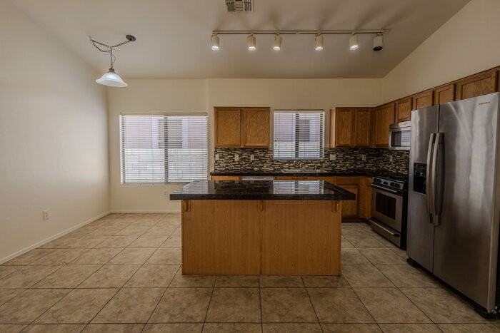 258 E Camino Limon Verde - Photo 7 of 26