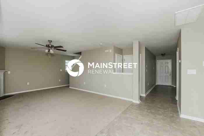 4537 Oakburn Dr - Photo 3 of 15