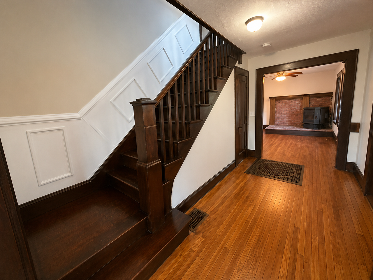 14 Wheelwright Rd - Photo 3 of 20