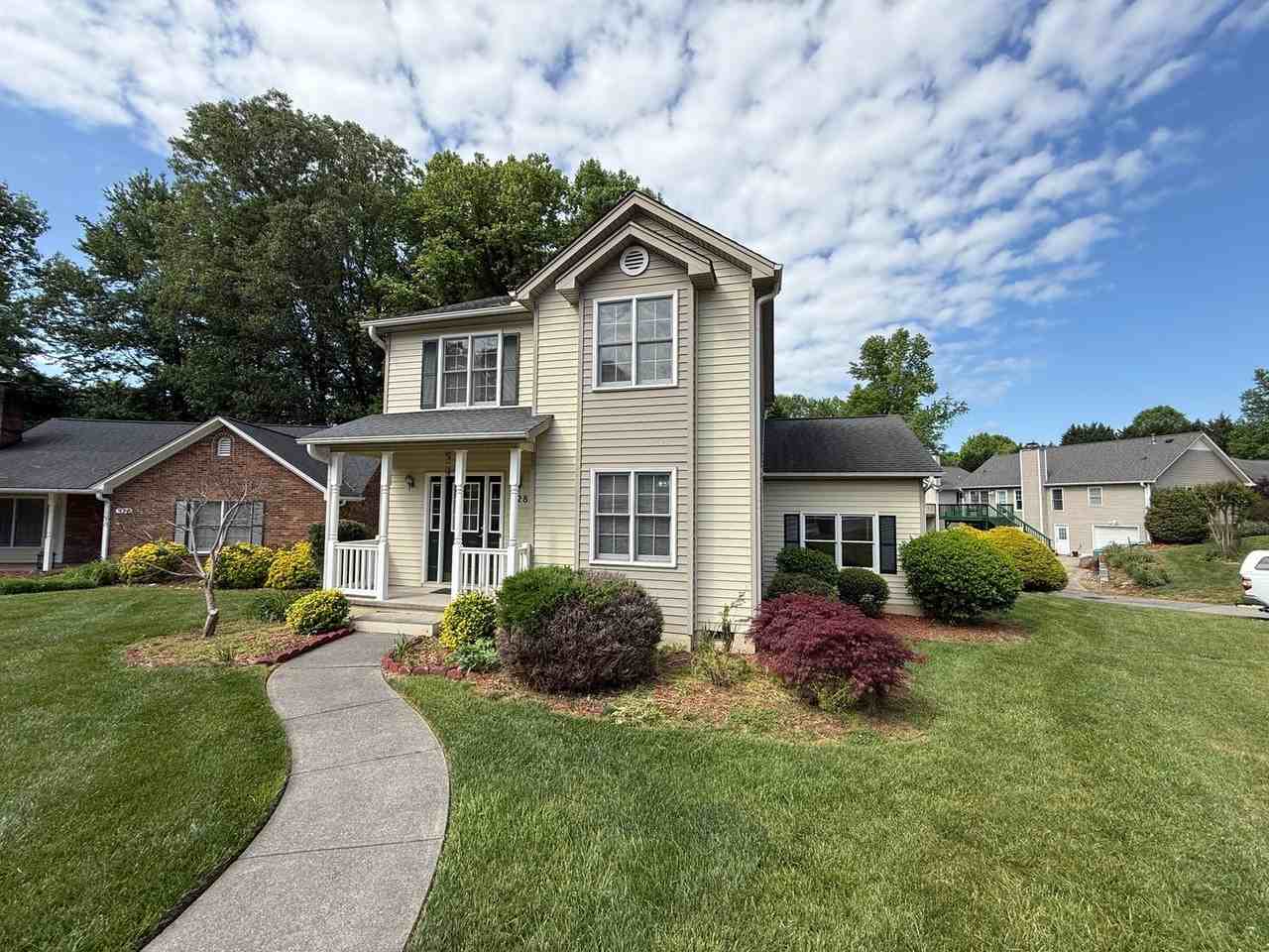 928 Heatherstone Dr - Photo 2 of 25