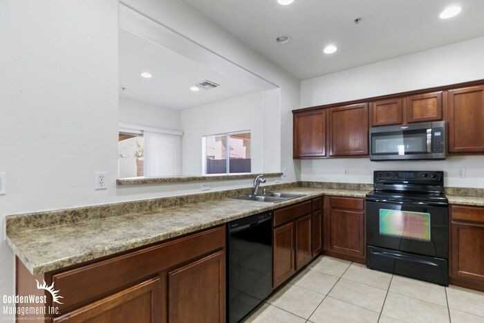 993 E Corrall St - Photo 7 of 23