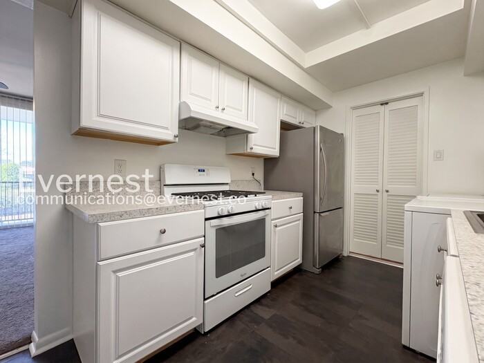 10202 Prince Pl #204 - Photo 4 of 23
