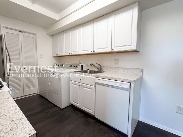 10202 Prince Pl #204 - Photo 5 of 23