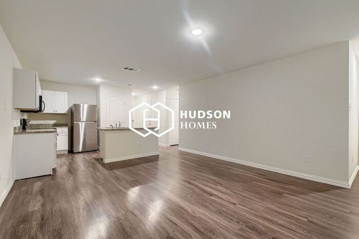 1608 E Robert St - Photo 6 of 16