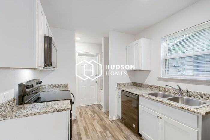 606 Bexar Dr - Photo 6 of 16