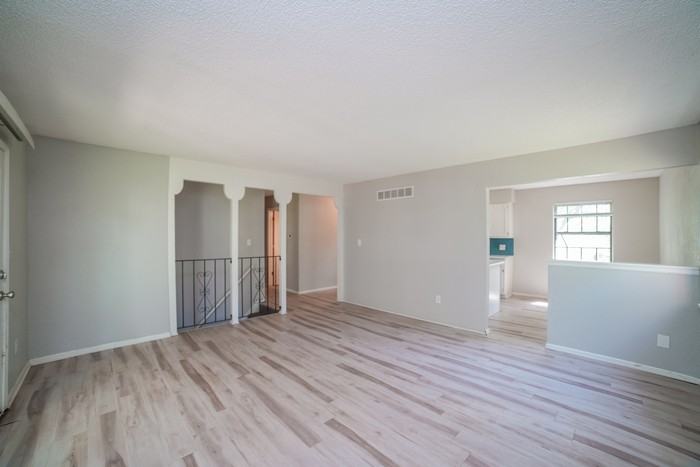 1612 N Belvidere Ave - Photo 6 of 10