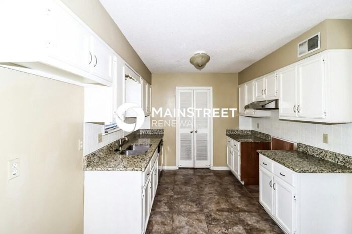 4311 Huntersglen E - Photo 6 of 14