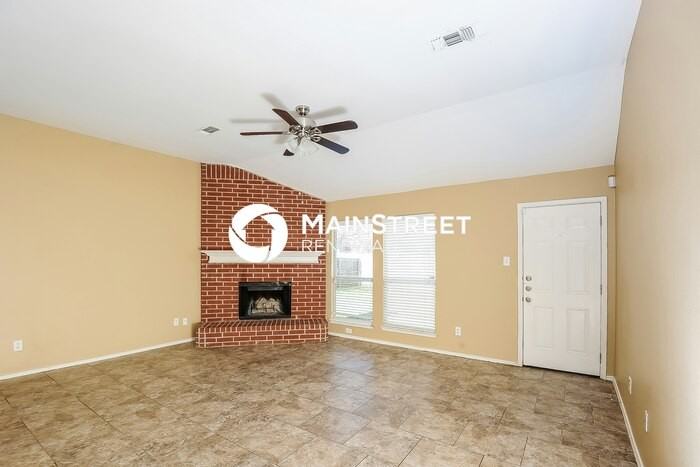 2309 Eden Green Dr - Photo 4 of 16