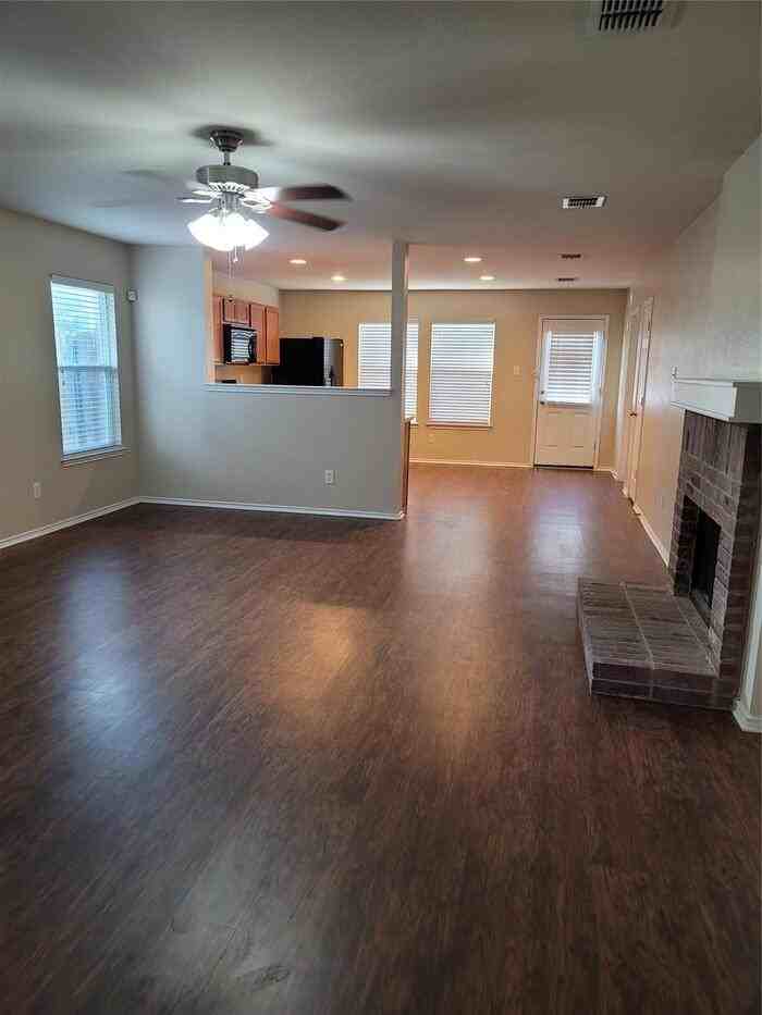 1340 Gayle St - Photo 5 of 19