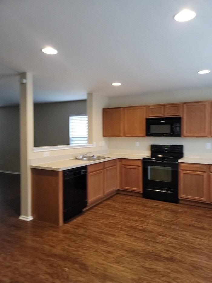 1340 Gayle St - Photo 6 of 19