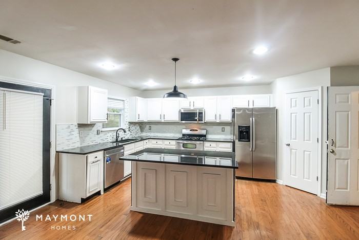 4465 Michael Jay St - Photo 7 of 12