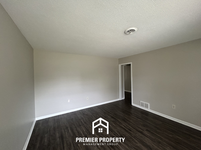 970 Millcreek Pl - Photo 3 of 19