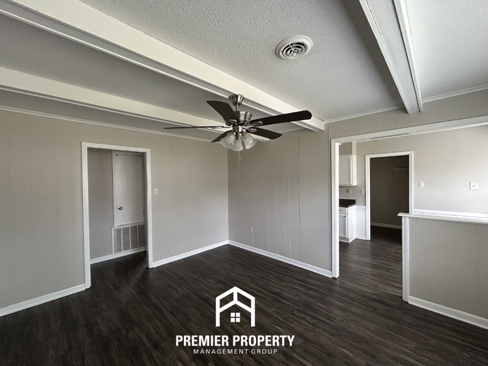 970 Millcreek Pl - Photo 4 of 19
