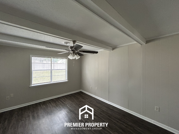 970 Millcreek Pl - Photo 5 of 19