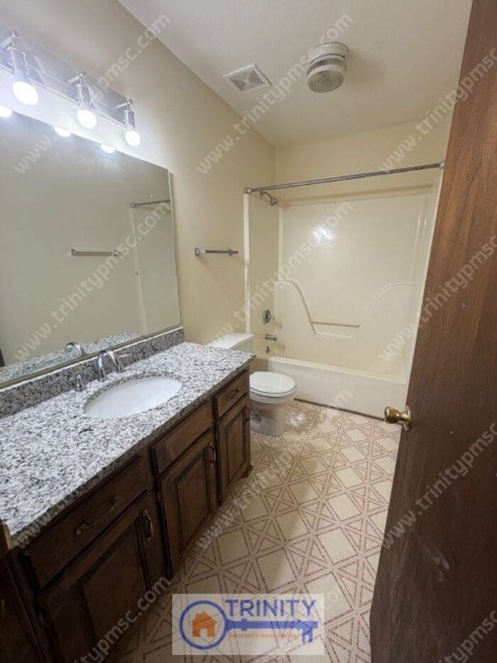 415 Nelson Dr #C - Photo 3 of 13