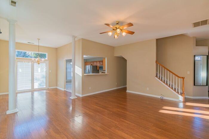 11824 Guildhall Ln - Photo 6 of 24