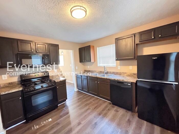6607 Ivy Log Dr - Photo 2 of 24